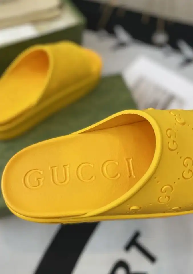 hype Gucci Slippers