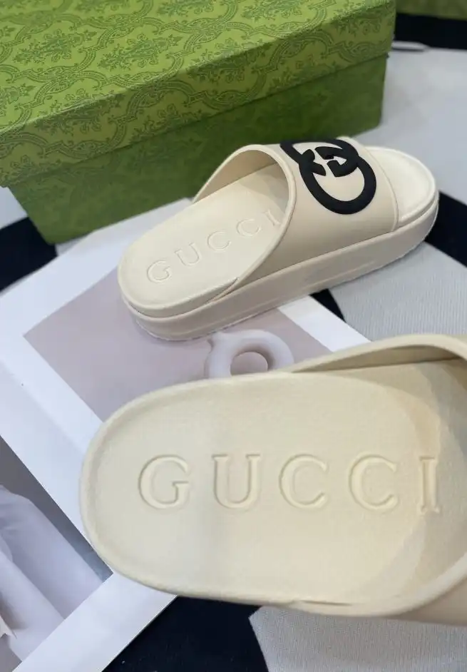 hype Gucci Slippers