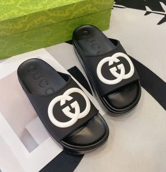 hype Gucci Slippers