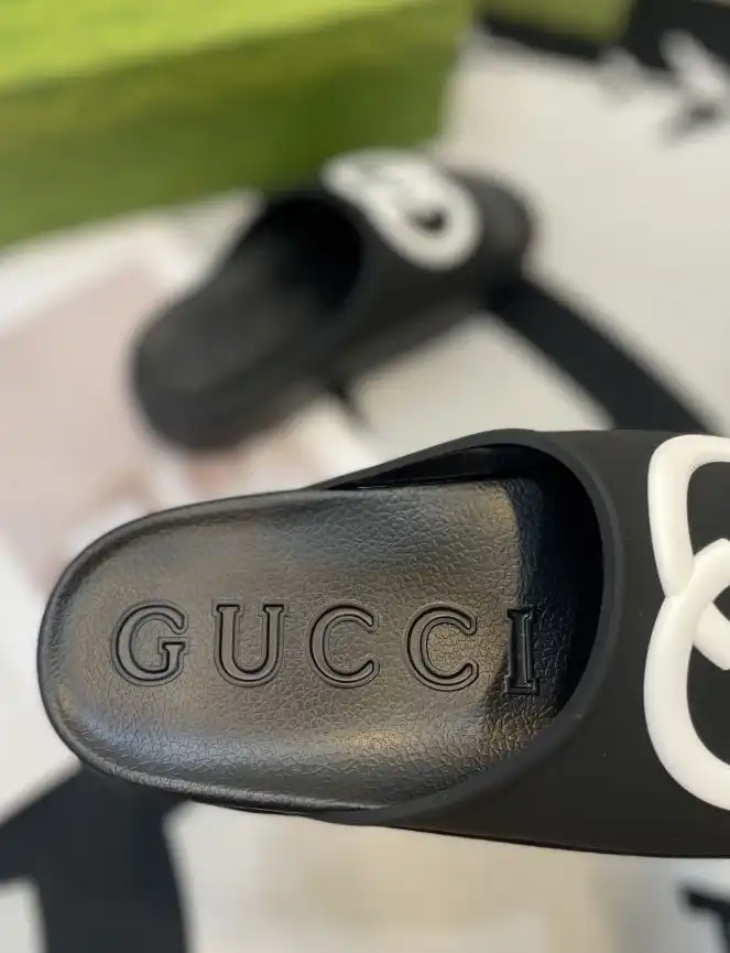 hype Gucci Slippers