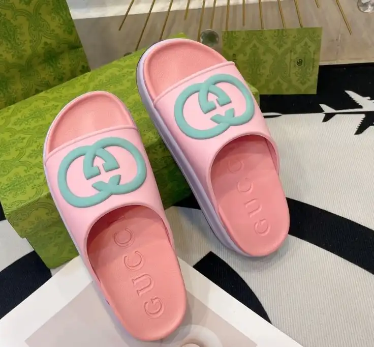 hype Gucci Slippers