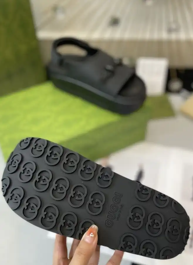 hype Gucci Sandals