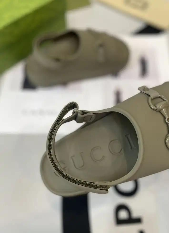 hype Gucci Sandals