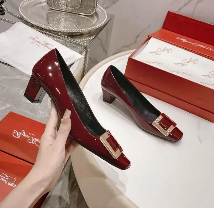 hype Roger Vivier flat shoes