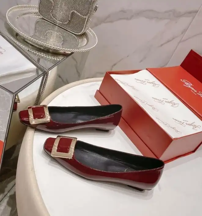 hype Roger Vivier flat shoes