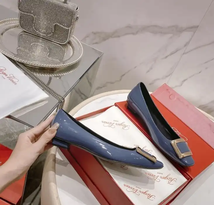 hype Roger Vivier flat shoes