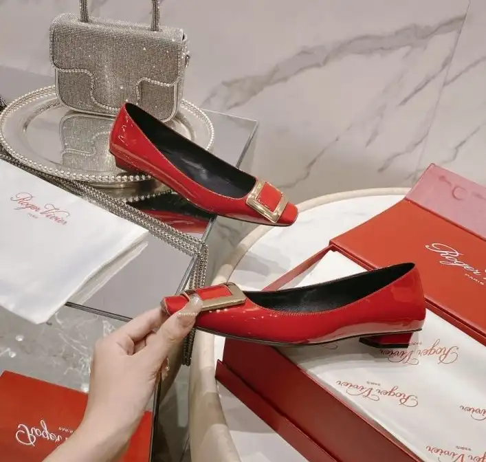 hype Roger Vivier flat shoes