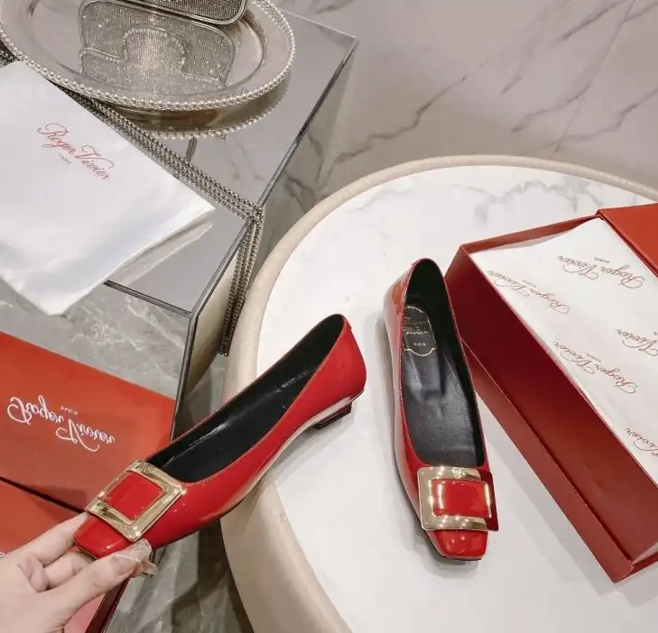 hype Roger Vivier flat shoes