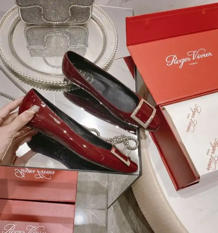 hype Roger Vivier flat shoes