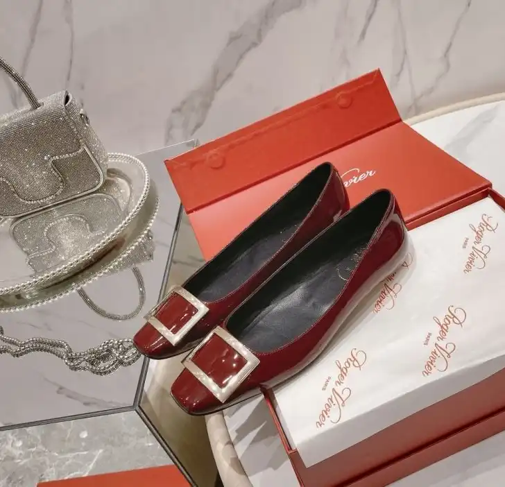 hype Roger Vivier flat shoes