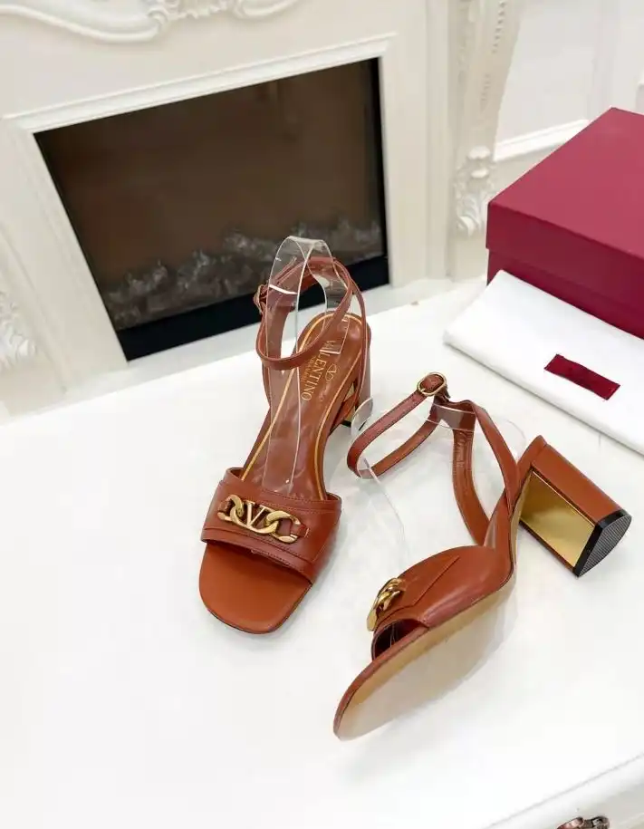 hype Valentino High Heels