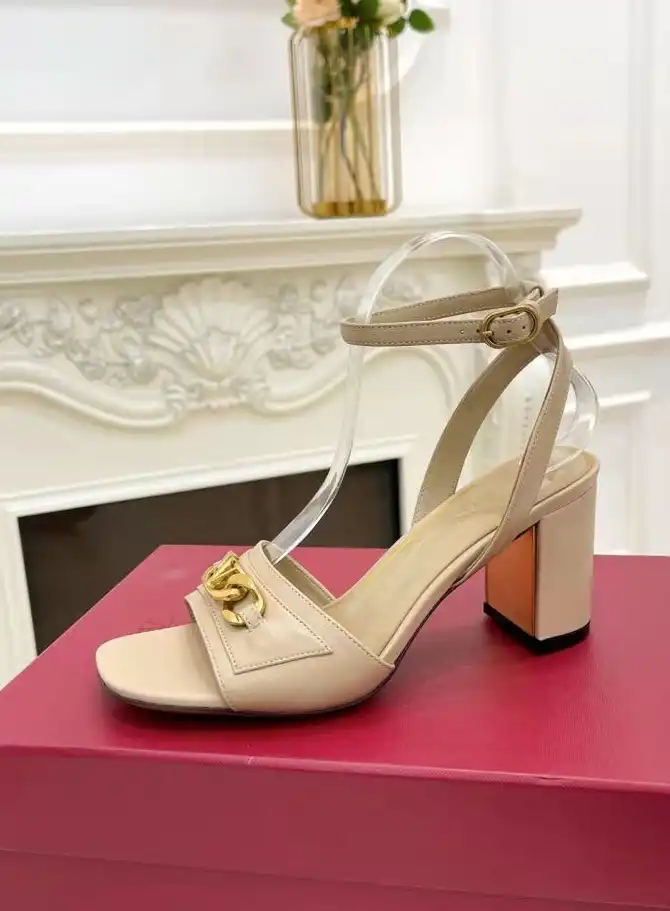 hype Valentino High Heels