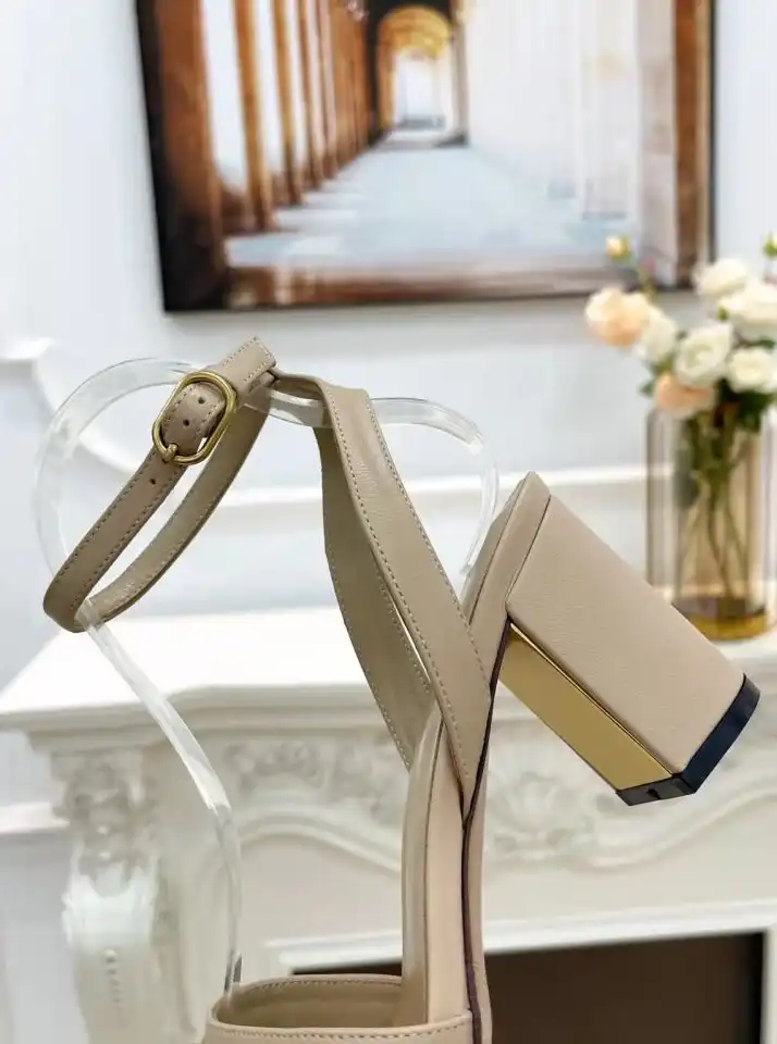 hype Valentino High Heels