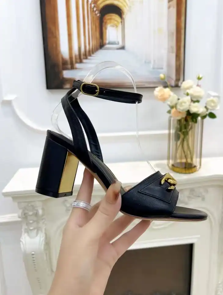 hype Valentino High Heels