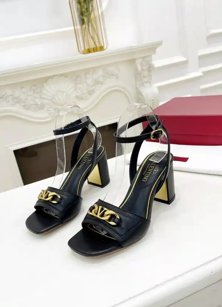 hype Valentino High Heels