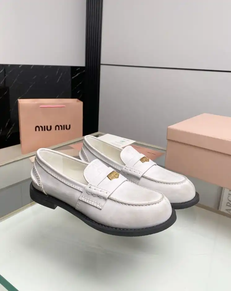 hype Miu Miu Leather Shoes