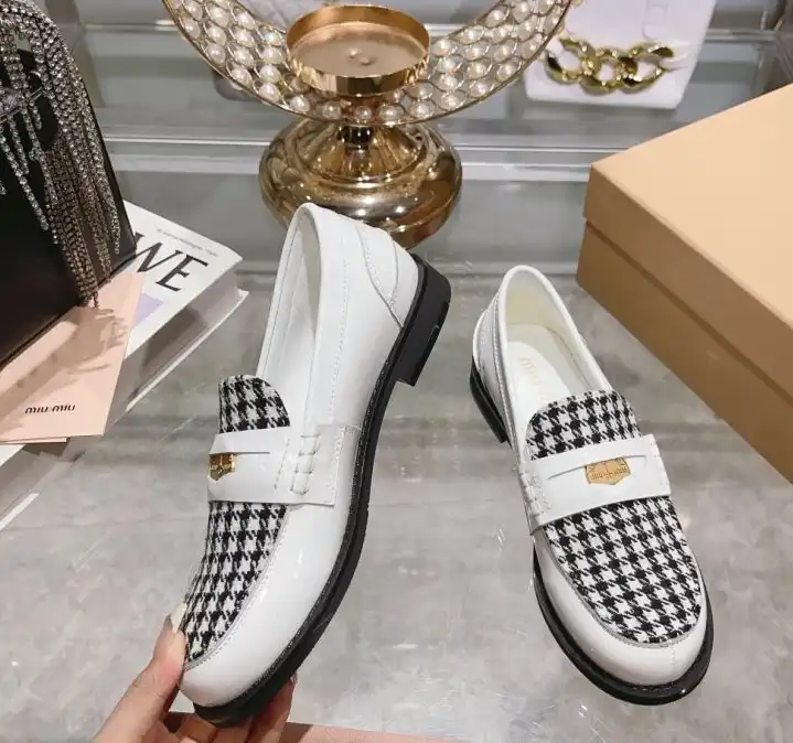 hype Miu Miu Leather Shoes