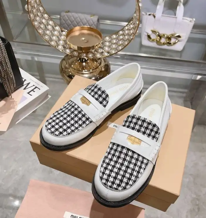 hype Miu Miu Leather Shoes