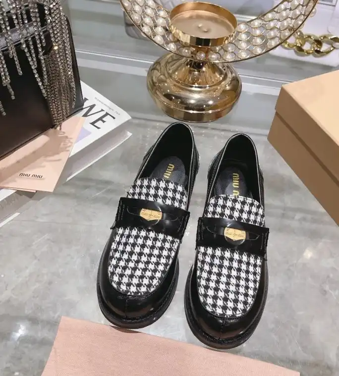 hype Miu Miu Leather Shoes