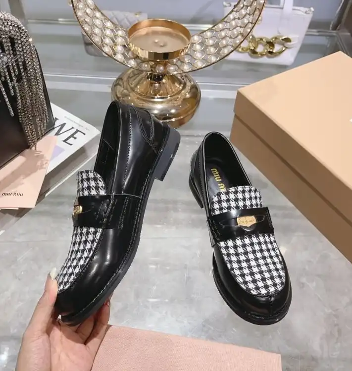 hype Miu Miu Leather Shoes