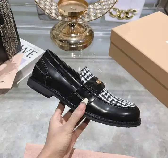 hype Miu Miu Leather Shoes