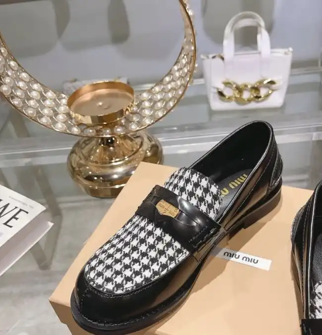 hype Miu Miu Leather Shoes