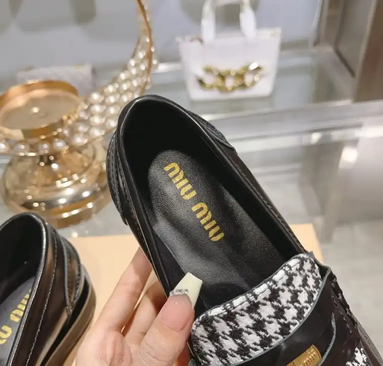 hype Miu Miu Leather Shoes