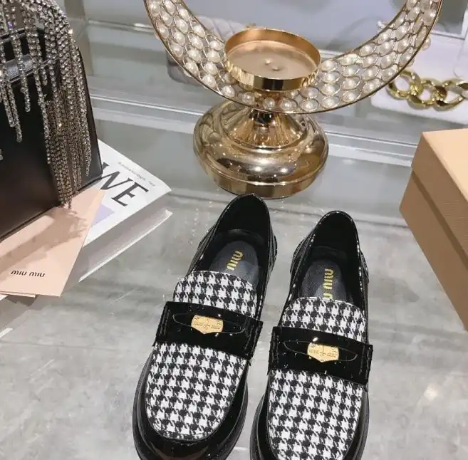 hype Miu Miu Leather Shoes