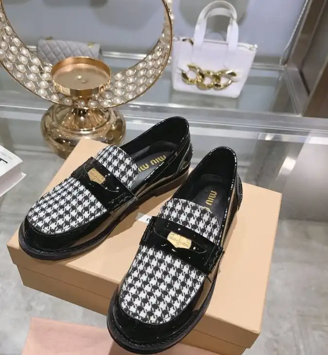 hype Miu Miu Leather Shoes