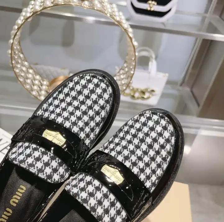 hype Miu Miu Leather Shoes