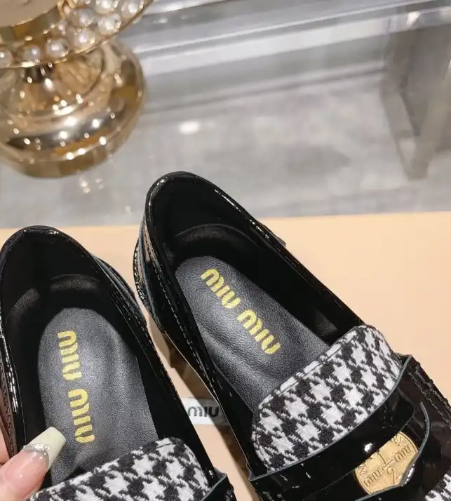 hype Miu Miu Leather Shoes