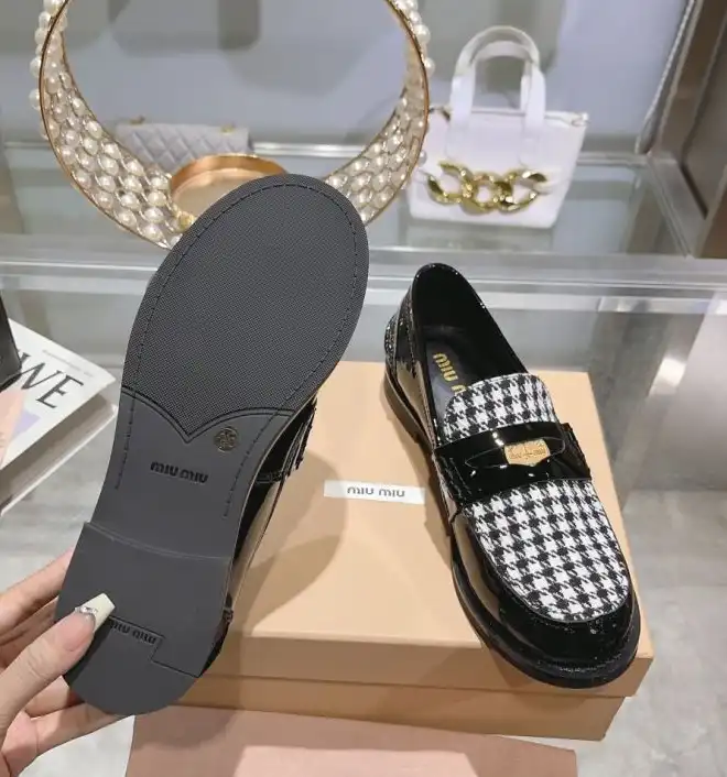 hype Miu Miu Leather Shoes