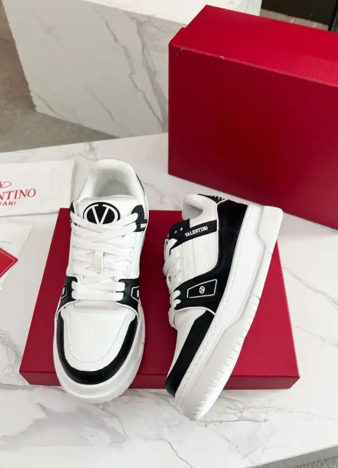 hype Valentino Sneakers