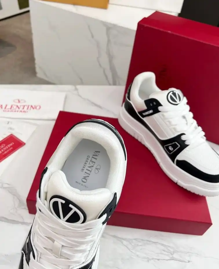 hype Valentino Sneakers