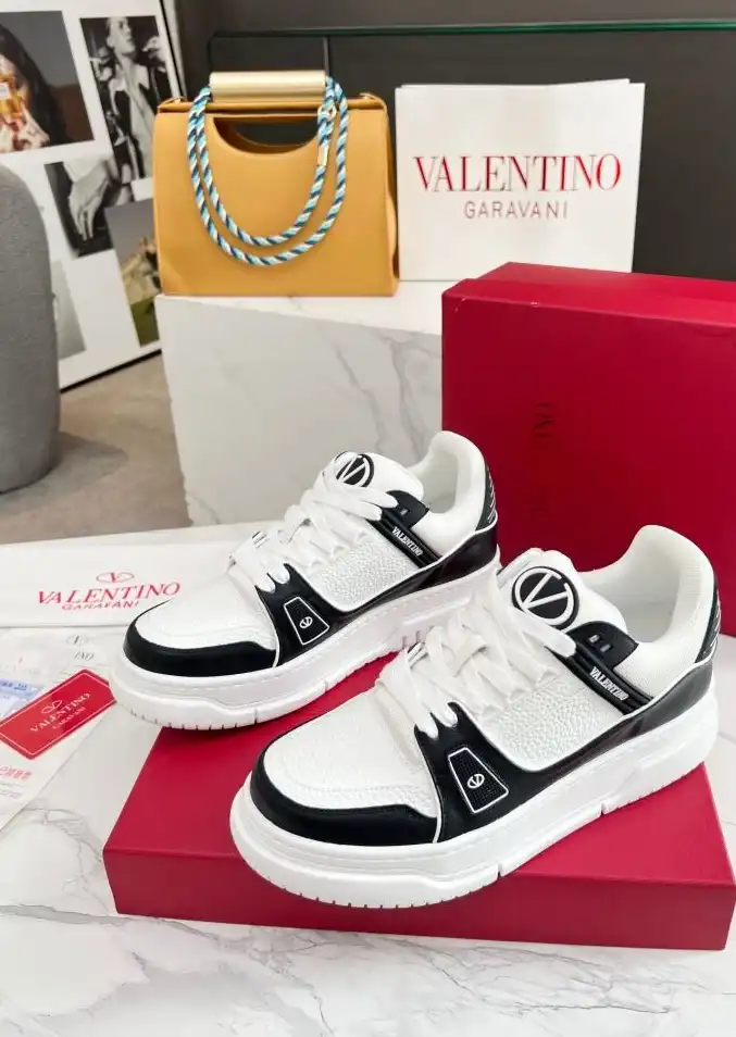 hype Valentino Sneakers