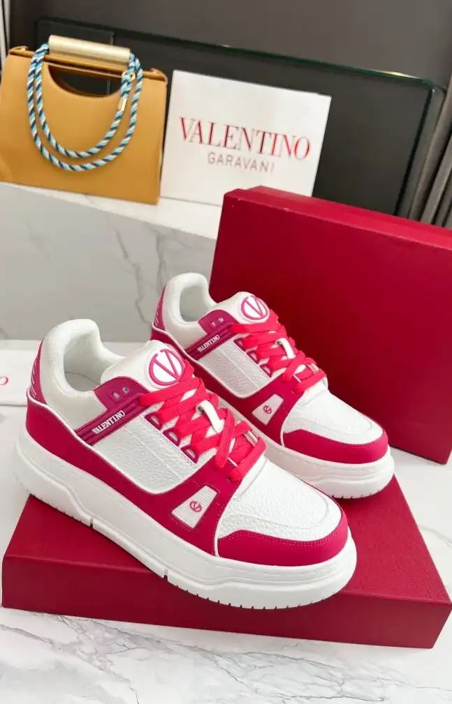 hype Valentino Sneakers