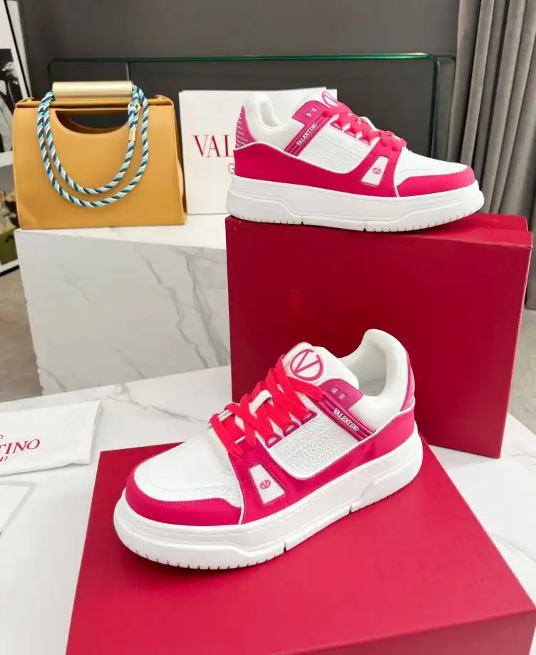 hype Valentino Sneakers