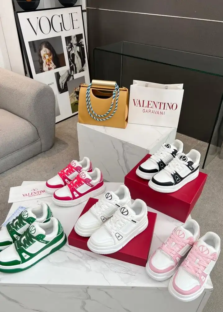 hype Valentino Sneakers