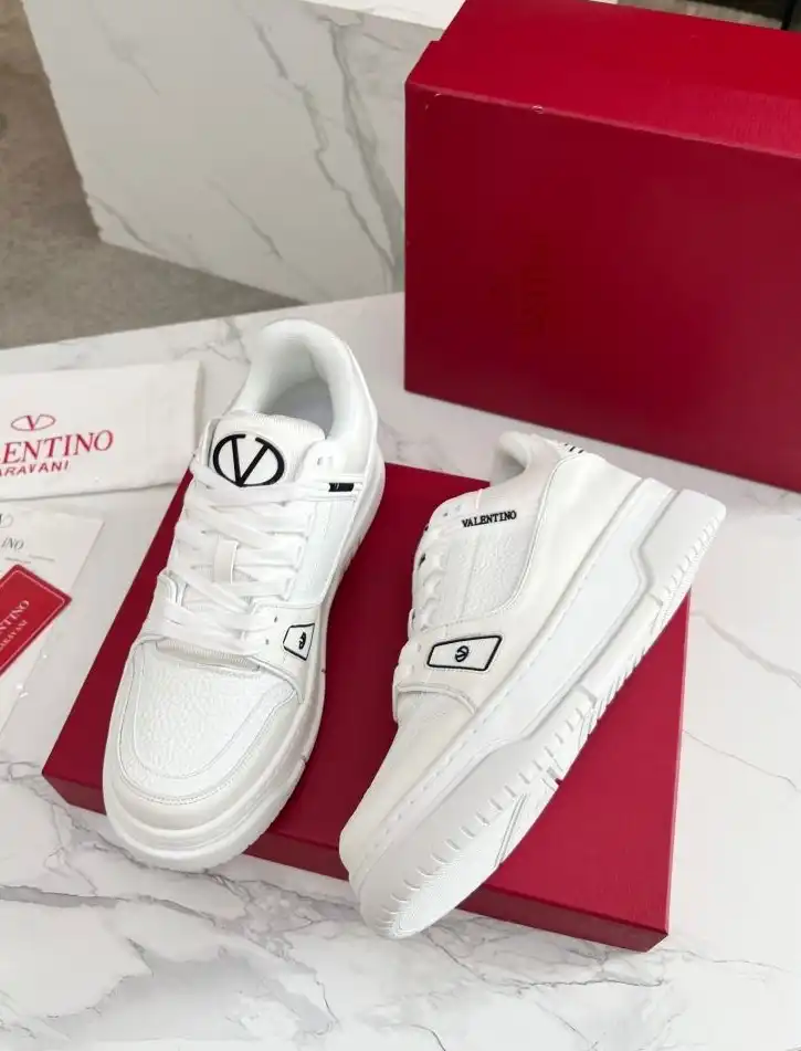 hype Valentino Sneakers