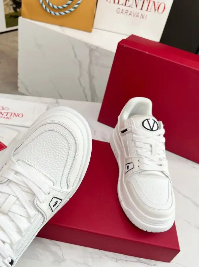 hype Valentino Sneakers