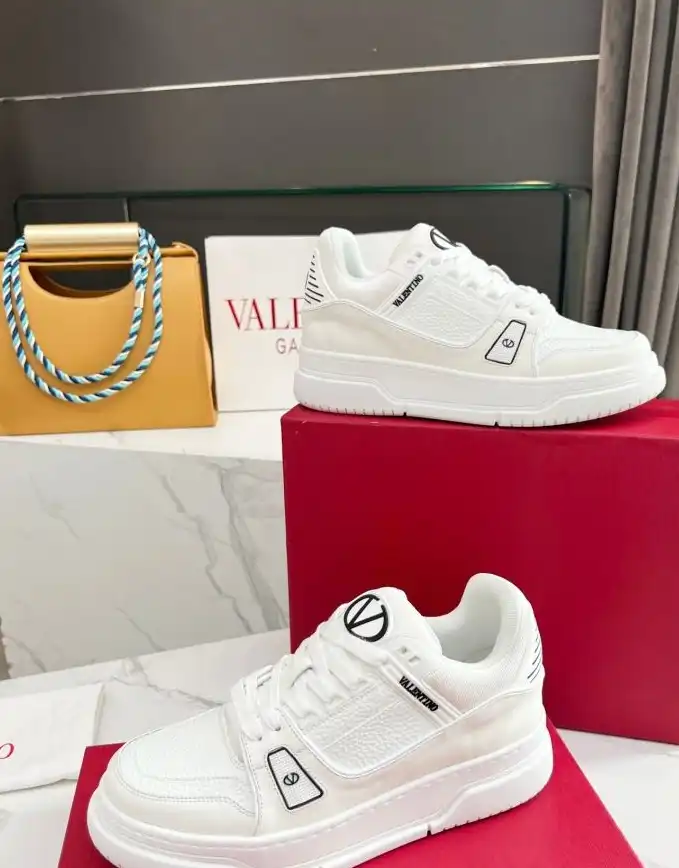 hype Valentino Sneakers