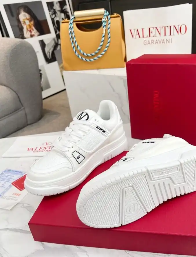 hype Valentino Sneakers