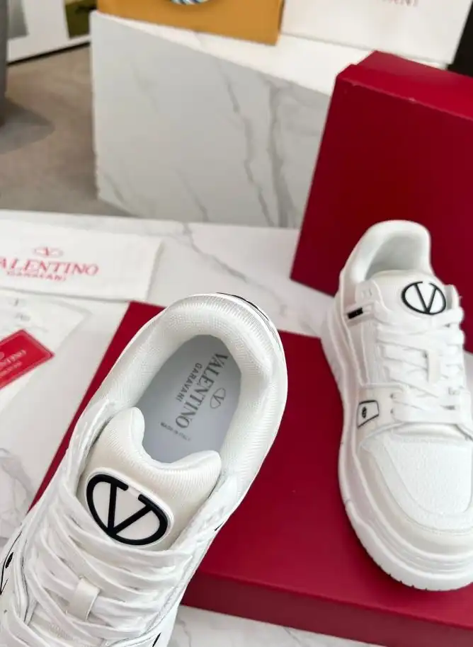 hype Valentino Sneakers