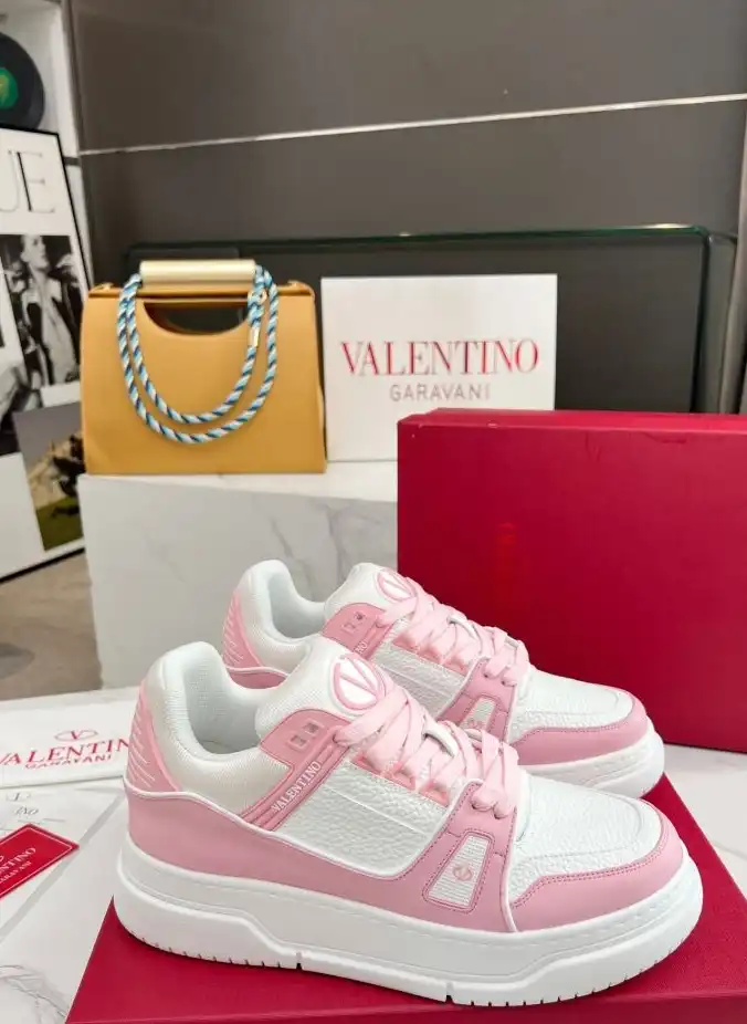 hype Valentino Sneakers