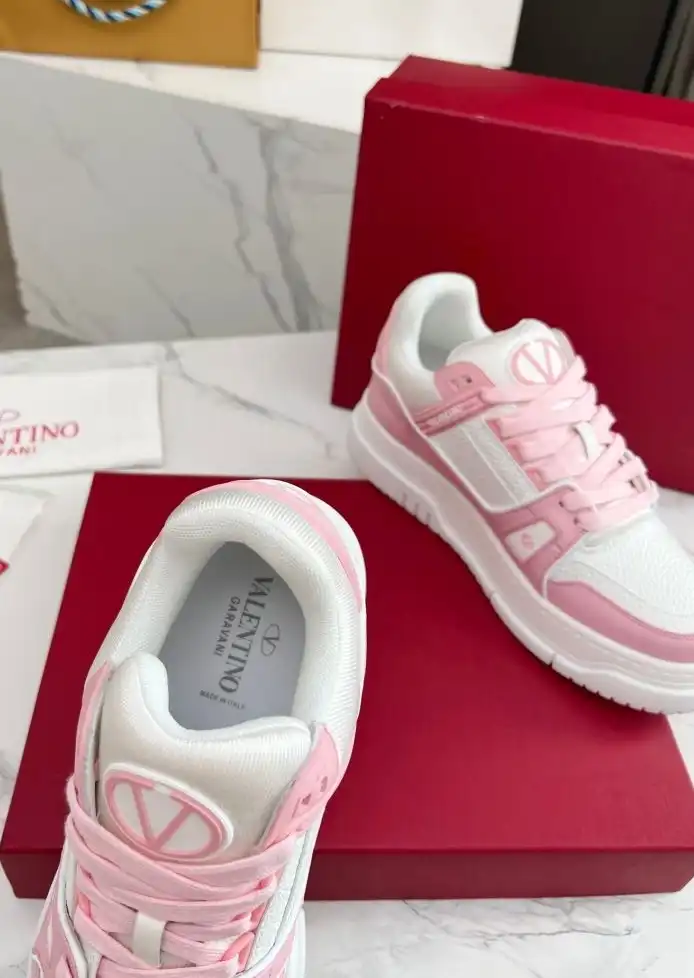 hype Valentino Sneakers