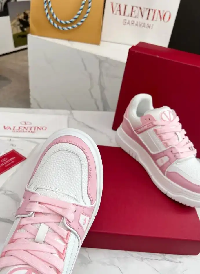 hype Valentino Sneakers