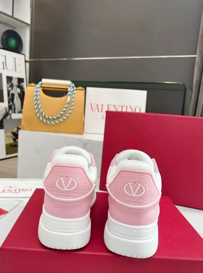 hype Valentino Sneakers