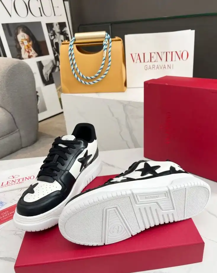 hype Valentino Sneakers