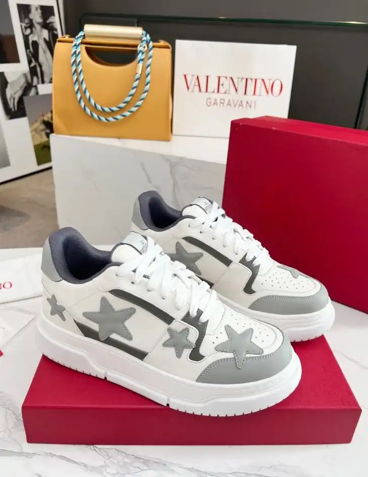 hype Valentino Sneakers