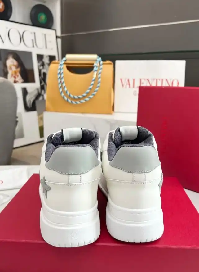 hype Valentino Sneakers